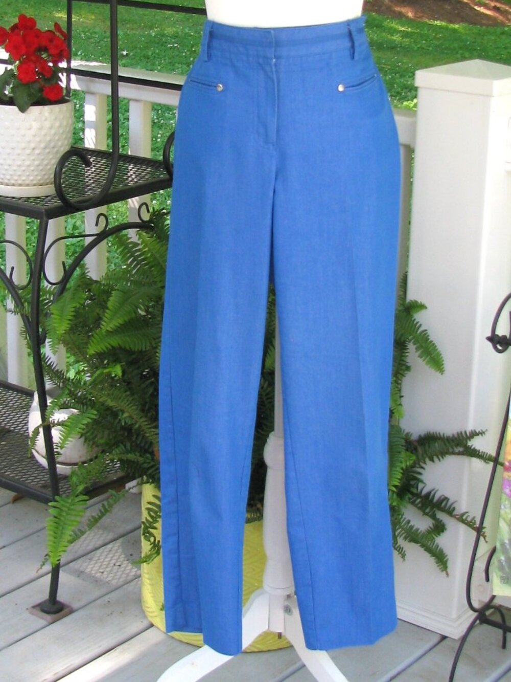 Larry Levine blue ankle style pants trousers Size 12 has belt loops luxury style